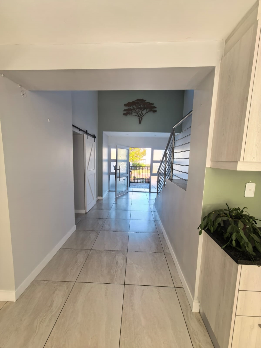 4 Bedroom Property for Sale in Somerset Country Estate Western Cape